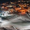 Auf der längsten (2,2 Kilometer) und breitesten Flutlichtpiste der Alpen werden auch abends die Hüften geschwungen.
