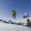 Im Snowpark Nauders gibt es zahlreiche Obstacles für Snowboarder und Freeskier.