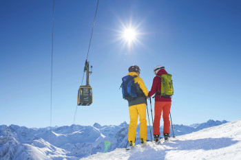 Mit der Gipfelbahn geht es hinauf auf 2.224 Meter.