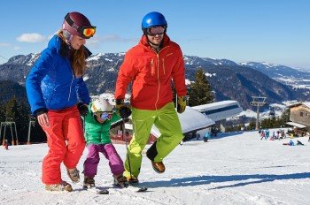 Kleine Wintersportler sind in der Söllis Winterwelt gut aufgehoben.