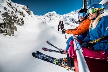25 Lifte und Seilbahnen befördern die Wintersportler.