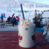 Im Talbereich können sich Skifahrer aufwärmen.