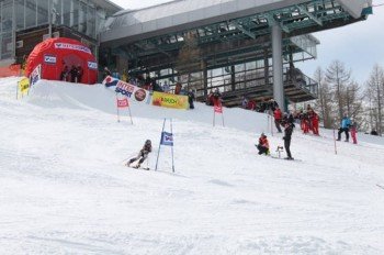 Skirennen an der Bergstation der Kabinenbahn auf 1.705 Höhenmetern.