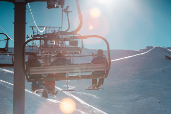 Knapp 80 Sessellifte gibt es im großen Skigebiet von Portes du Soleil.