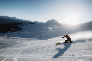 Der Großteil der Pisten sind rot markiert.