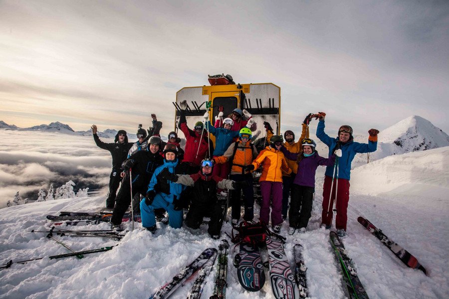 Lust auf unberührte Tiefschneehänge? In Revelstoke kann man die Pistenraupe besteigen und sich zum Cat Skiing aufmachen.