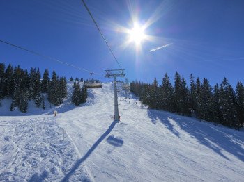 Mit der Seilbahn "Panorama 6er"