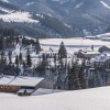 Blick auf den Ort Steinberg mit Pfarrkirche