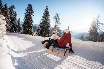 Rodelspaß für die ganze Familie!