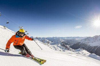 238 km Pistenvergnügen erwarten dich in der internationalen Ski-Arena Samnaun.