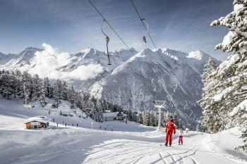 Insgesamt 13 Lifte gibt es im Skigebiet Hochoetz.