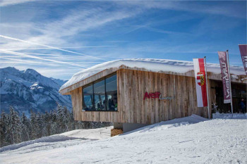 Nach einem Tag auf der Piste gibt es in Zell am See zahlreiche Après-Ski-Möglichkeiten.