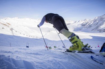Los geht's auf der Slalom-Trainingsstrecke Leo Gurschler.