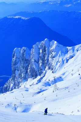 Am Rande des Triglav Nationalparks in den Julischen Alpen befindet sich der slowenische Teil des Skigebiets.