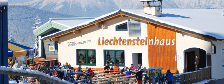 Eine Sonnenterrasse besitzt das Liechtensteinhaus.