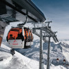 35 Lifte und Bahnen bringen die Wintersportler hoch zu den Pisten.