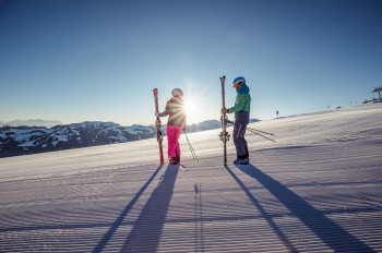 Ein Traum: Morgendliches Carven auf den unberührten Pisten im Ski Juwel.