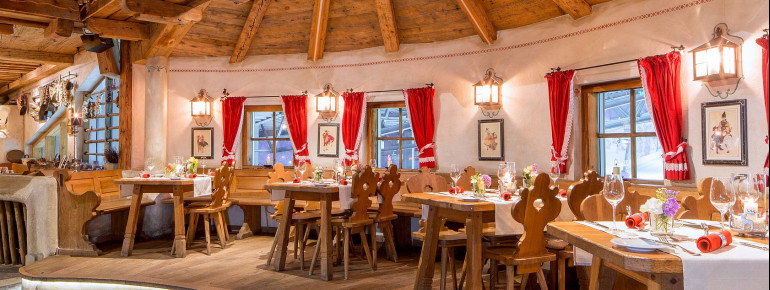 Urig wie in Österreich: Die Einrichtung der Salzburger Hochalm.