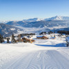 Entlang der Pisten warten zahlreiche Hütten und Einkehrmöglichkeiten auf hungrige Skifahrer