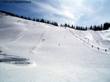 Blick auf die breite Abfahrt neben dem Nordhanglift!
