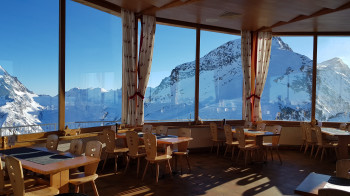 Mittagspause mit Ausblick im Restaurant 3303