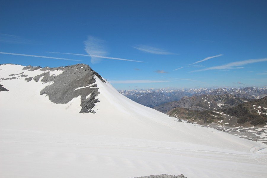 Von der Bergstation Livrio, an der sich auch ein Restaurant befindet, genießt man eine einmalige Aussicht