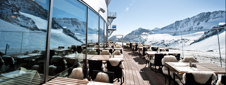 Die Sonnenterasse des Haubenrestaurant Schaufelspitz