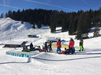 Spaß und Action im Snowpark