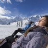 Im Liegestuhl die Wintersonne genießen