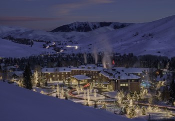 Im Skiort gibt es zahlreiche Hotels und Appartements.