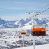 Sunshine Village ist Besitzer des ersten beheizten Sessellifts Kanadas. Der Teepee Town befördert stündlich bis zu 1,200 Skifahrer den Berg hinauf.