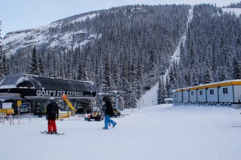 Ein Blick auf den Goat's Eye Express im Sunshine Village Resort.