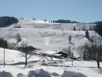 Die Thalerhöhe Skilifte warten mit leichten bis mittelschweren Abfahrten auf