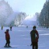 Schneekanonen helfen nach und sorgen für optimale Pistenverhältnisse.