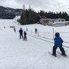 Ein kurzer Seillift hilft Anfänger hinauf auf den Berg.