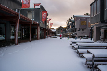 Der verschneite Skiort.