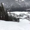Blick von der schwarzen Piste in Tirolina hinunter ins Tal.