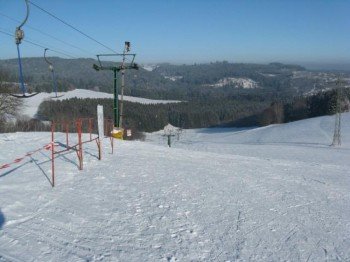 Blick nach Osten über den Skilift Brenden am 9.1.2009 um 13 Uhr(© http://www.freiburg-schwarzwald.de)