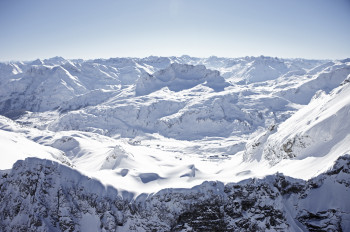 Traumhafter Panoramablick auf die Pisten in Warth-Schröcken.