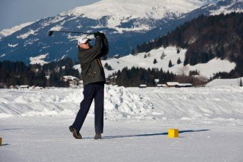 Wie wäre es mit einer Partie Eisgolf nach dem Skifahren?
