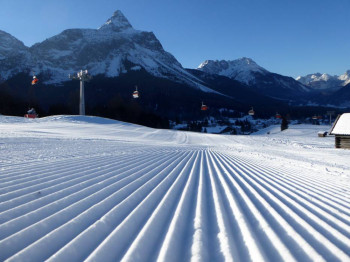 So geht Pistenpflege - Carving-Piste am Sonnenhang