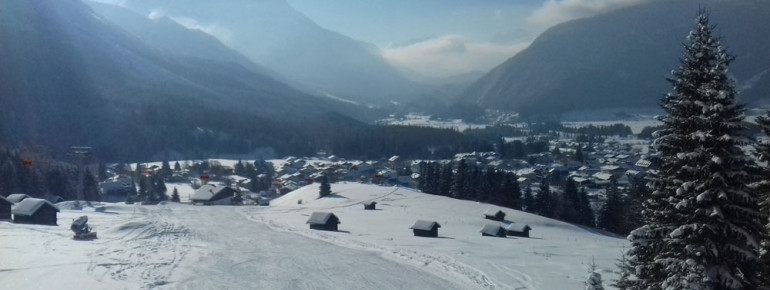 Ausfahrt Familienabfahrt mit Blick in den Talkessel