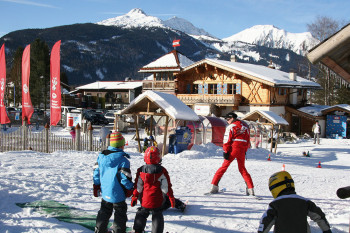 Tiroler Skischule an der Talstation Sunracer am Sonnenhang