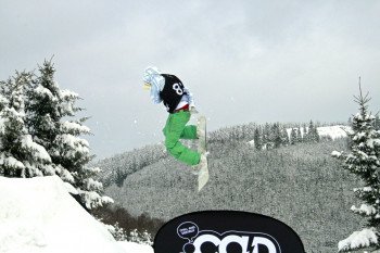 Im Funpark überzeugen Freestyler auf den Obstacles mit ihrem Können.