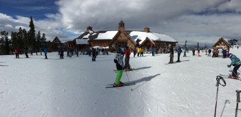 The Lodge at Sunspot sorgt nicht nur für einen fabelhaften Panoramablick, sondern verwöhnt auch echte Feinschmecker auf 3260m.