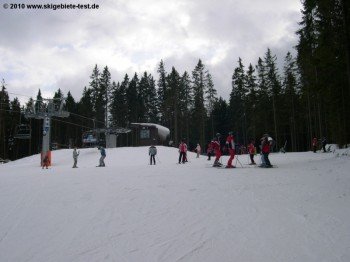 Die Bergstation reicht bis auf 1120m. Dank des kalten Böhmerwindes ist Zadov Churanov trotzdem recht schneesicher.