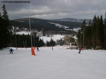 Die blauen Hänge sind viel zu flach um gute Skifahrer zu reizen.