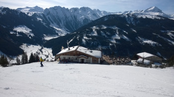 Unser Tip für den sonnigen Einkehrschwung am Nachmittag: Die Rössl Alm an der Talabfahrt Nr. 31 nach Gerlos