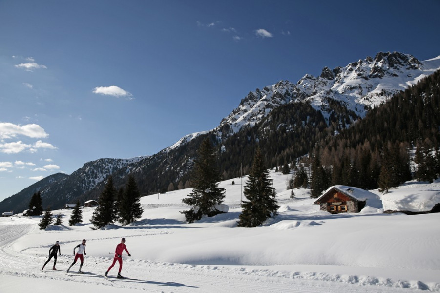 Im Fassatal können Nordische Wintersportler vielfältige Loipen erkunden und dabei herrliche Panoramen genießen.