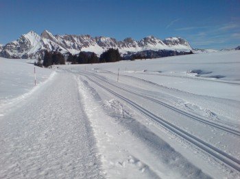 Im Talkessel von Madils locken vier Kilometer Loipen.